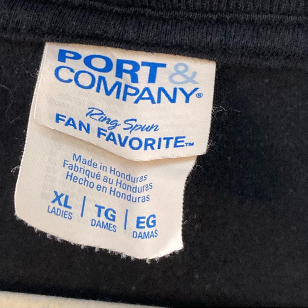 Black Graphic Tee with Mountain Design Women Size XL - Picture 4 of 5